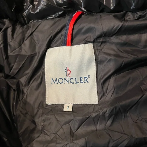 NWOT Moncler Bulgarie Black Pure Goose Down Coat. Size 1-Small. Unisex